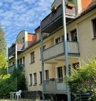 Familienwohntraum in grüner Bestlage mit Balkon und Echtholzparkett