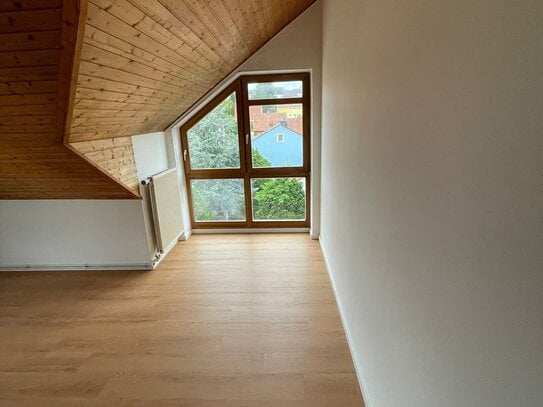 Schöne helle Wohnung mit Balkon und toller Sicht