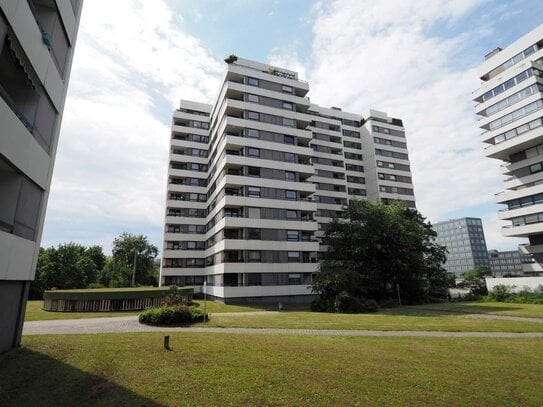 Freie 3 Zimmer Wohnung mit Tiefgarage und 2 Loggien, Nürnberg Wöhrder See