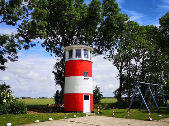 Traumhafter Resthof in absoluter Alleinlage direkt hinterm Eiderdeich mit eigenem Leuchtturm!