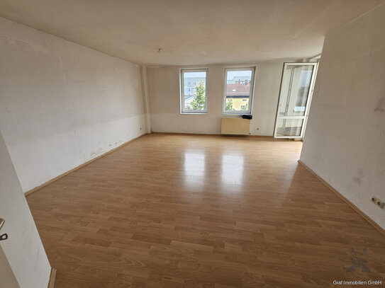 Selber Renovieren gegen Mietfrei / Schöne 3 Zimmer Wohnung im 2. OG Stellplatz möglich