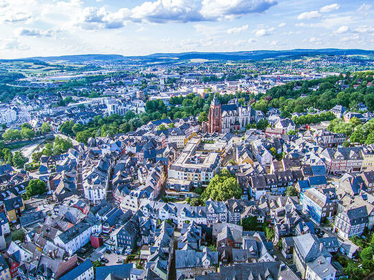 helle 2 Zi.-Whg. mit Balkon und PKW-Stellplatz