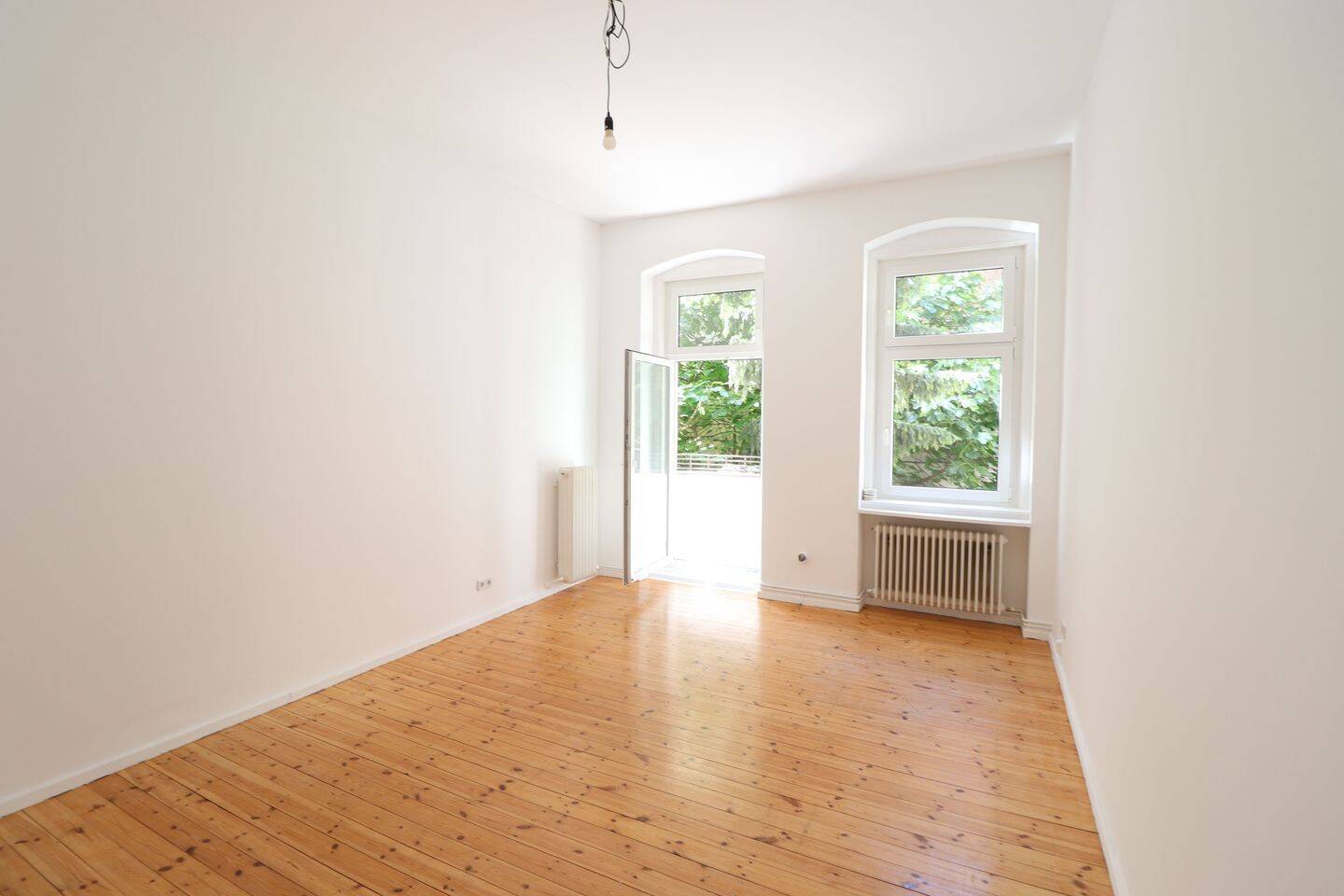 Frisch sanierte 2-Zimmer Altbauwohnung im Brüsseler Kiez | mit Balkon - Photo 1