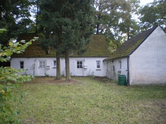 Charmantes ,sanierungsbedürftiges 5 1/2 Zimmer Einfamilienhaus am Ende einer Sackgasse in 22926 Ahrensburg - Ost