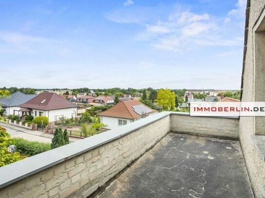 IMMOBERLIN.DE - Angenehmes Einfamilienhaus mit Westgarten & Garage in familiärer Lage