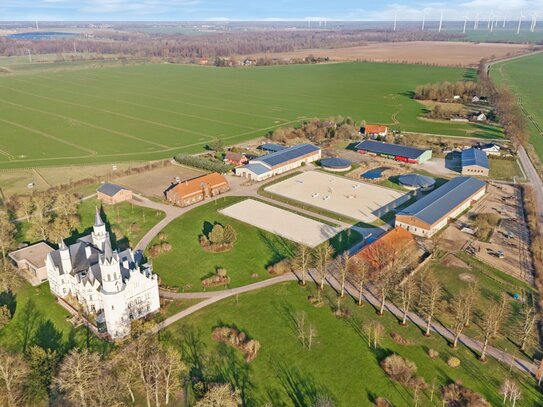 Für Profis: Reiterhof/Pferdeimmobilie (ca. 11 ha) von Schloß Kartlow (Vorpommern-Greifswald) zu verpachten