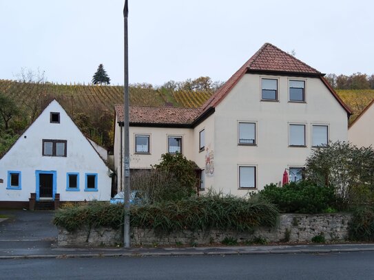 Einfamilienhaus in malerischen Winzerort mit ELW