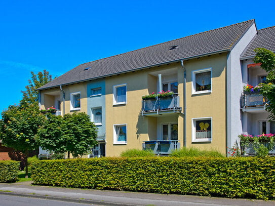 Wohnen in ruhiger Lage! Schöne 3 - Zimmer Wohnung mit neuem Laminatboden und Balkon in Ahlen