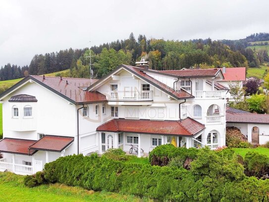 Mehrfamilien- / Generationenhaus mit bis zu 4 Whg. - 15m Pool und Sauna