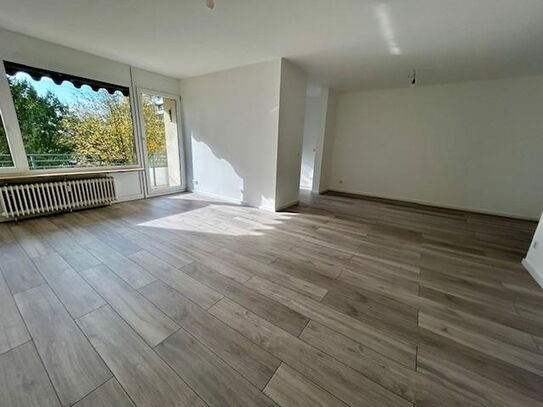 Erstbezug nach hochwertiger Modernisierung*helle 3 Zi.-Whg.*85 m²*Balkon**Provisionsfrei**