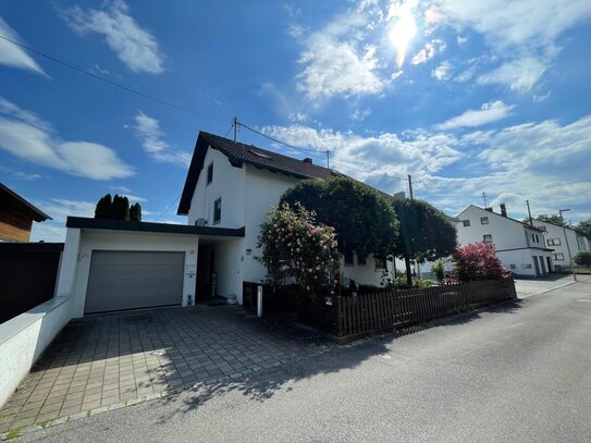 Gepflegtes, großzügiges Zweifamilienhaus mit möglichem Bauplatz !!!