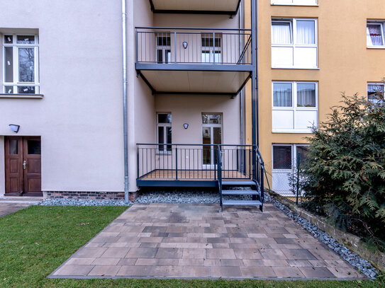 *Luxus Pur - 2-R-Whg. mit Balkon, Terrasse & Gartenanteil, Stuck, Tageslichtbad, Parkett, Einbauküche auf Wunsch etc.*