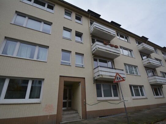 Freie Lieferung: 1-Zimmer-Appartement mit Sanierungsbedarf in Top-Lage von Hohenfelde