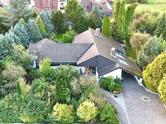 Architekten-Bungalow mit uneinsehbarem Garten