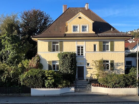 Achtung Kapitalanleger, Handwerker , Bauträger ! Vielseitig nutzbare Stadtvilla im Zentrum Vilshofens.