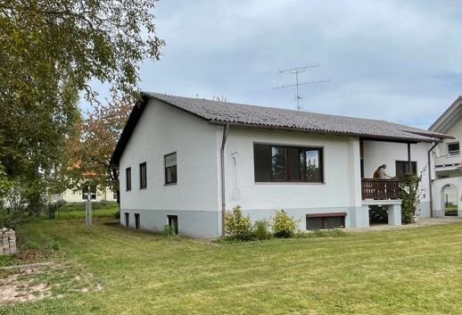 Gepfl. Haus mit Einlieger-Whg und gr. Garten