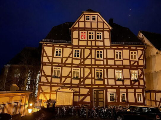 Große, gepflegte Maisonette-Wohnung mit Einbauküche mitten in Marburg