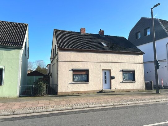 PURNHAGEN-IMMOBILIEN - Einfamilienhaus mit Potenzial in zentraler Lage von Bremen-Rönnebeck