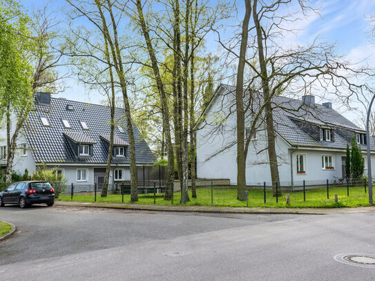 Modernisiertes Mehrfamilienhaus in guter Lage mit 4 Einheiten und 2 Garagen