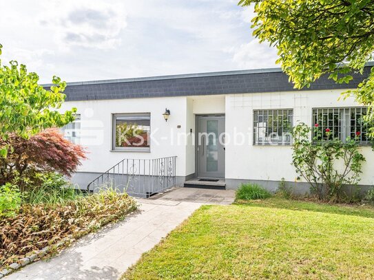 Ihr neues Zuhause, Bungalow mit Einliegerwohnung und Garage in beliebter Lage!