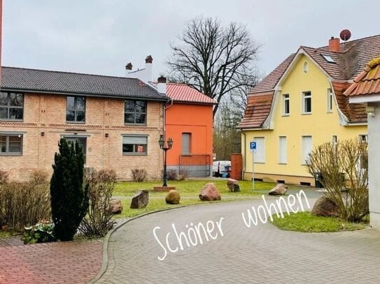 Gehobene 2 Zimmer Wohnung im Grünen! Fußbodenheizung, EBK, Kfz-Stellplatz inkl.