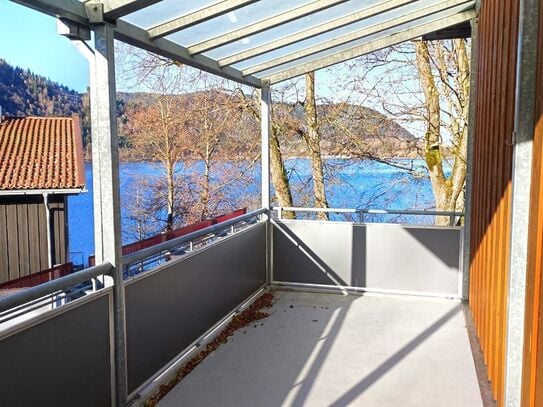 "Charmante 2-Zimmer-Wohnung mit separater Küche & unverbaubarem Seeblick am Schliersee!"