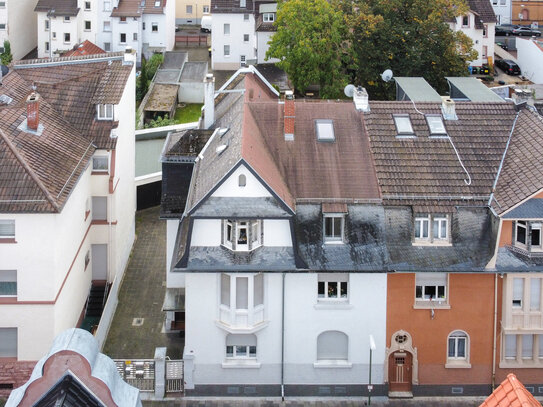 Denkmalgeschütztes Mehrfamilienhaus in gesuchter Wohnlage von OF-Bürgel!