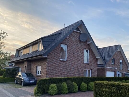 Gemütliche 3 Zimmer Obergeschosswohnung mit Dachterrasse ,EBK in Bad Zwischenahn(Petersfehn1)