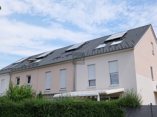 Modernes Reihenmittelhaus mit gehobener Ausstattung, Einbauküche, Garten und Garage in Rehhof