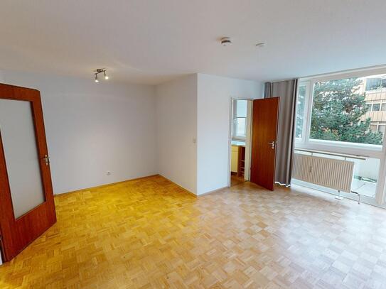 Bezugsfreie 1,5 Zimmer Wohnung mit Balkon und Tfg Stellplatz