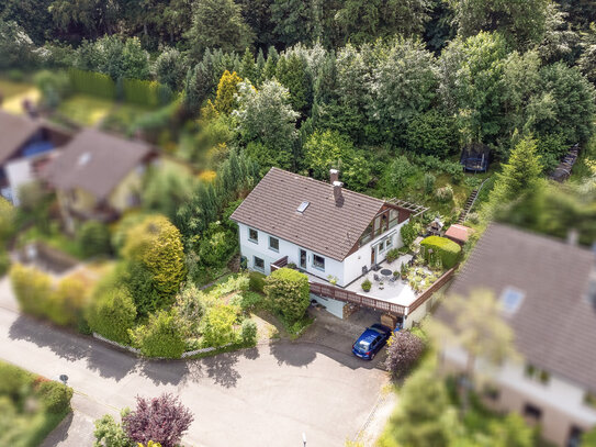 Freistehendes Einfamilienhaus mit einzigartiger Aussicht und Einliegerwohnung