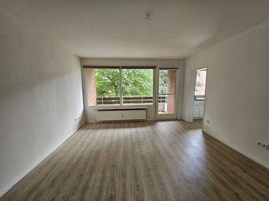 Vollsanierte 1,0 Zimmer Wohnung mit Balkon