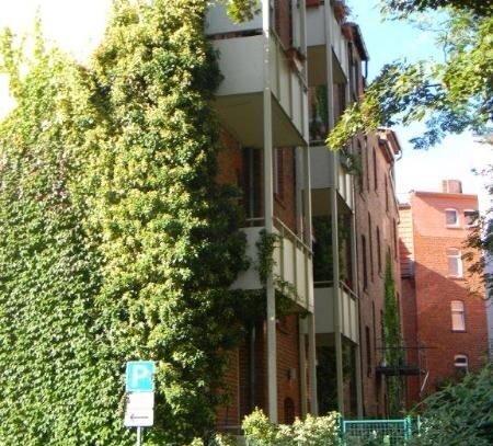 3-Raumwohnung mit Balkon in Innenstatdnähe zu vermieten ! ! !