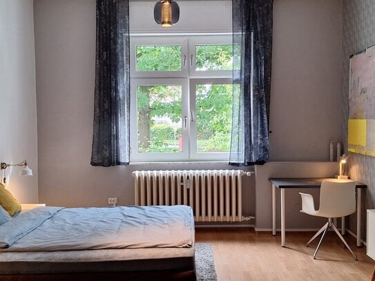 WG-Zimmer mit Wlan, TV, Doppelbett, Bad/Wc und Küche zur Teilung, Waschmaschine