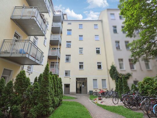 Tolles City-Apartment im Samariterkiez: 1 1/2 Zimmer, Süd-Balkon, Aufzug und sehr ruhig!