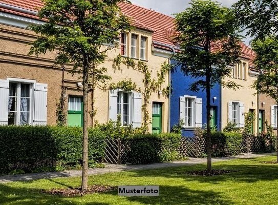 Großzügige 4-Zimmer-Wohnung mit Loggia und Balkon - provisionsfrei