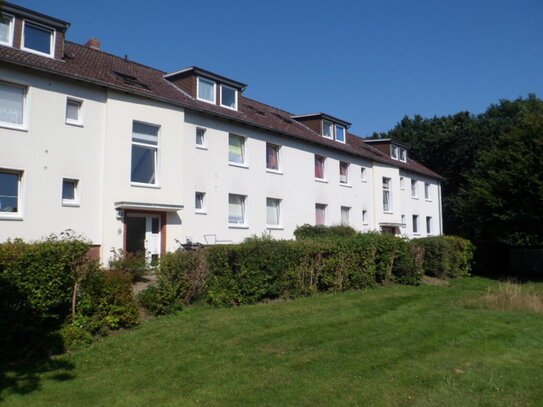 Schöne 3-Zimmer-Erdgeschosswohnung mit Terrasse und neuer EBK