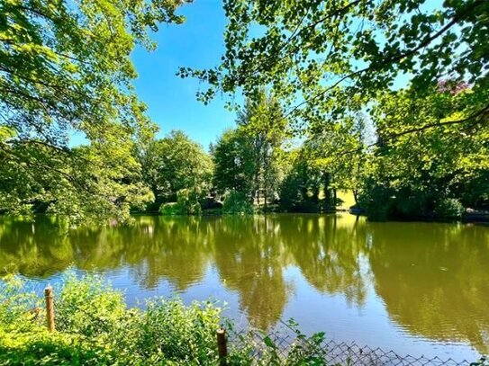 EXKLUSIVE ARCHITEKTEN-GALERIE-HAUSHAELFTE- auf 300 qm Traumgarten dicht GRUNEWALDSEE