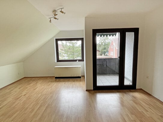 Helle 2 Zimmer-Wohnung mit Loggia und Stellplatz in Löhne-Gohfeld/Ortsgrenze Bad Oeynhausen