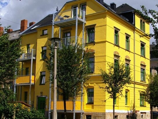 Ich bin eine gemütliche, helle 3-Zimmerwohnung mit großem Balkon u. hervorr. Infrastruktur