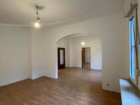 3,5-Zimmer-Altbauwohnung im Nürnberger Herzen (teilmöbliert)