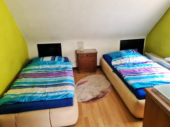 Gästezimmer mit Internet, TV, eigenes WC, Badteilung, eigene kleine Frühstücksküche und eigener Balkon, Waschmaschine u…