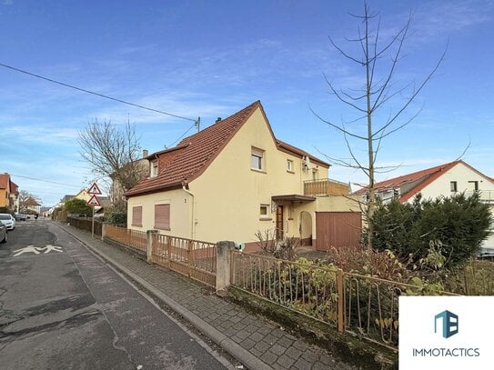 Einfamilienhaus in Langenlonsheim: Großzügiger Garten und Gestaltungspotenzial für Handwerker