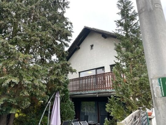 2 Zimmerwohnung mit großem Westbalkon in zentraler Lage