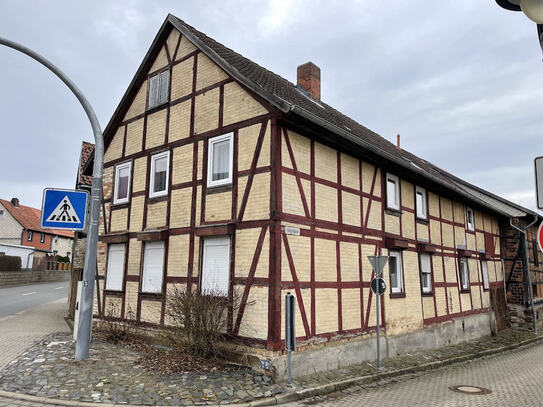 Schönes Fachwerkhaus mit großer Schraubergarage / Scheune in Silstedt