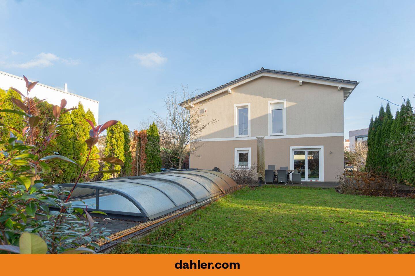 Moderne, möblierte Stadtvilla in familienfreundlicher Nachbarschaft mit Südgarten und Pool - Photo 1