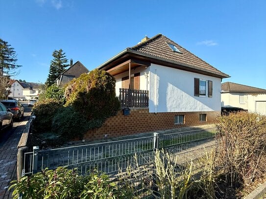 Freistehendes 5 Zi-Einfamilienhaus in Kelkheim (Taunus) mit großem Garten, Garage und Top-Lage