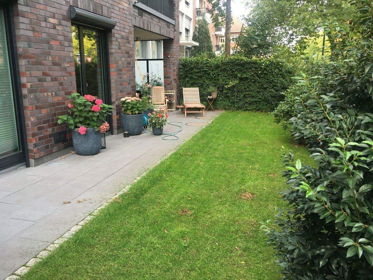 Courtagefreie, moderne 3 Zi. Erdgeschosswohnung mit 90m² und großer Terrasse/Garten + TG Stellplatz!