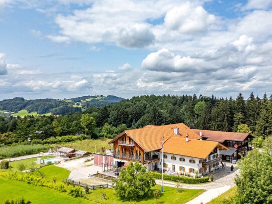 Bauernhaus und Chalet der Luxusklasse: mit Bergblick und Außenpool