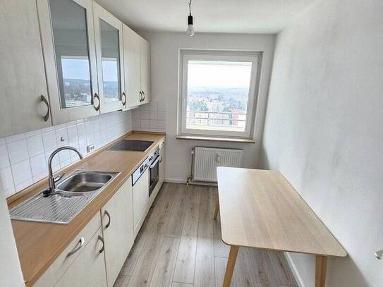 Freie und frisch renovierte 2-Zimmerwohnung mit einem Stellplatz in Langwasser Nord - Nürnberg